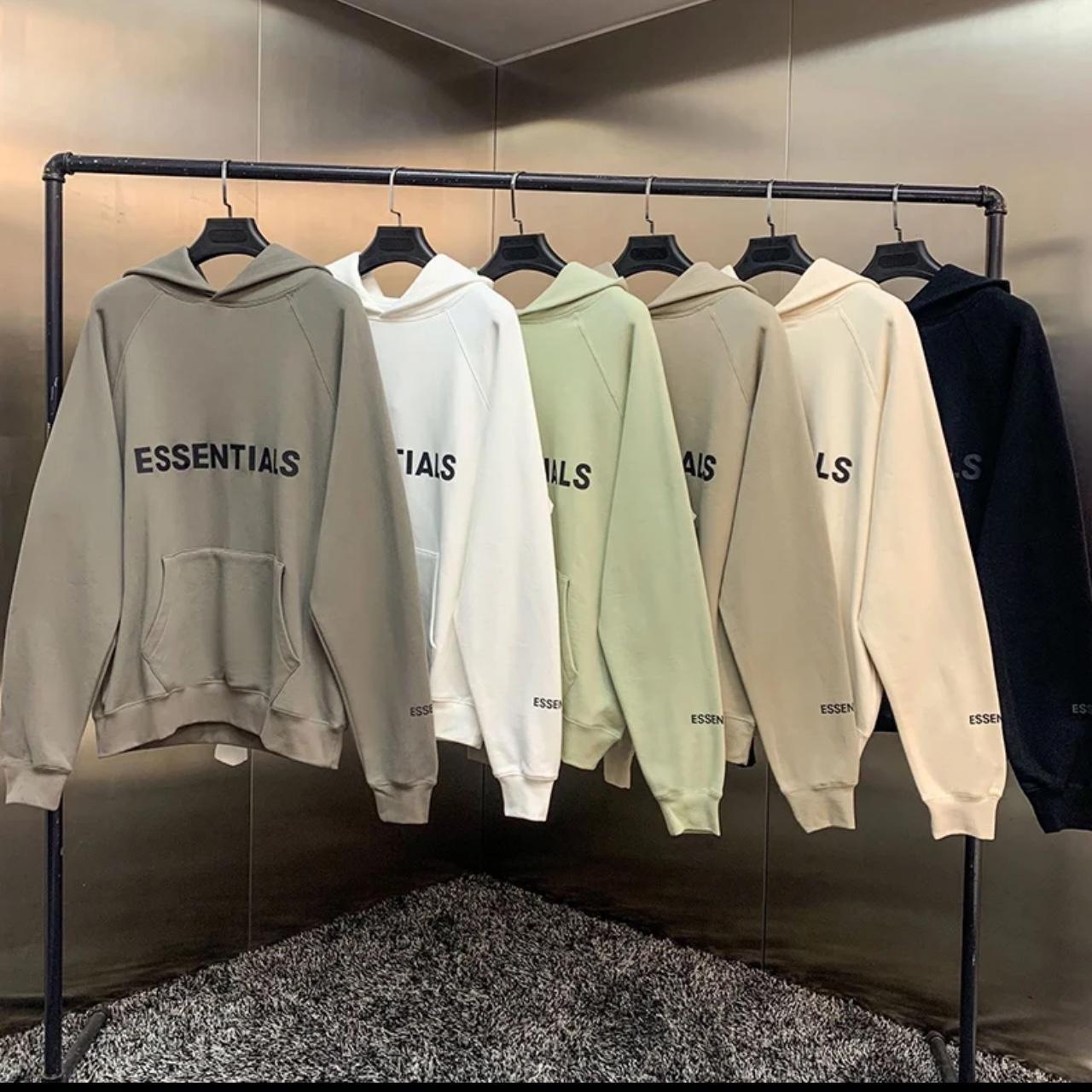 Essential Clothing to Keep You Stylish During the Holidays