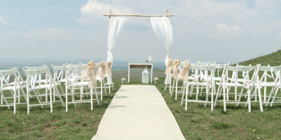 Elevate Your Dinner Party: Chic Decor, Memorable Moments, and Effwedding decor bramptonortless Style