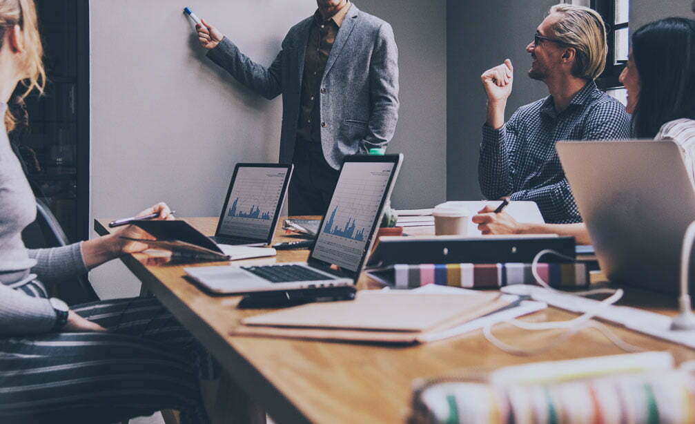 Timeless Lessons from the Best Leadership Books You Shouldn’t Miss