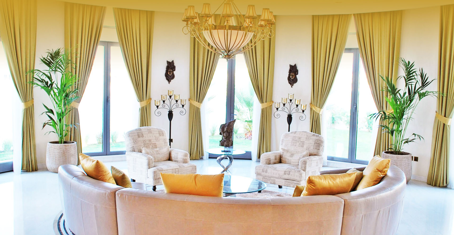 Top 5 Best Curtain Options for Stylish Living Rooms in Dubai