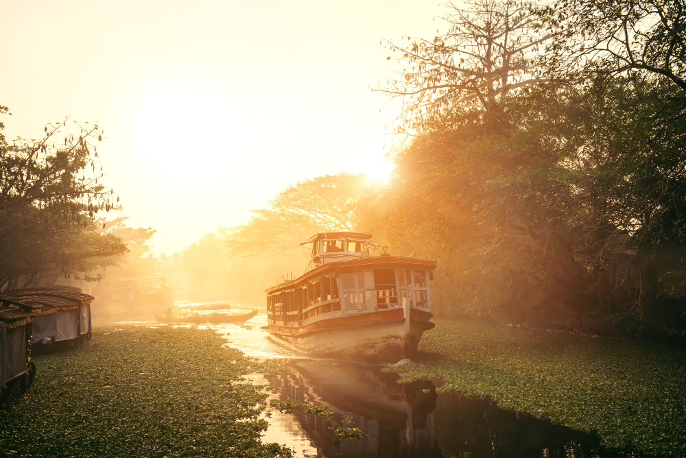 Discover the Best Houseboat in Kerala